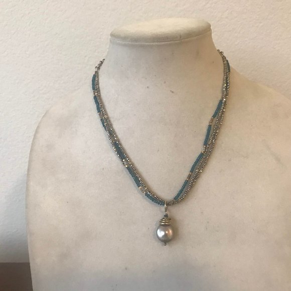 FRESHWATER PEARL NECKLACE ON BLUE AND SILVER CHAIN - Picture 1 of 8